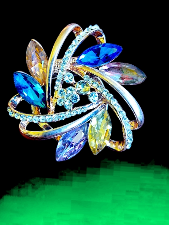 Accessories - Multicolor Crystal Scarf Clip